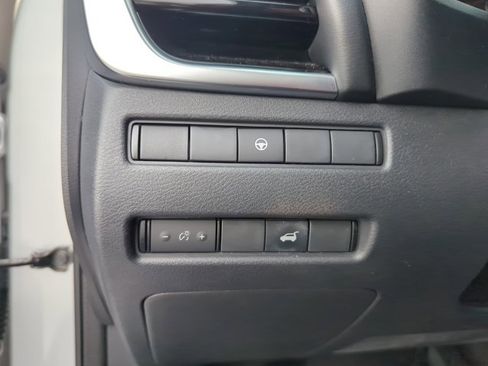 Used 2023 Nissan Rogue SL w/ SL Premium Package FWD image 14