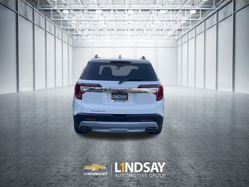 Used 2023 GMC Acadia SLE w/ Driver Convenience Package image 7