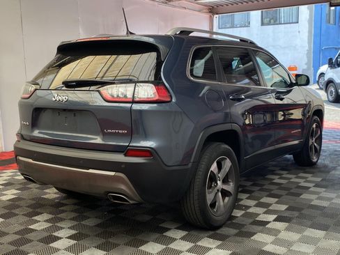 Used 2019 Jeep Cherokee Limited AWD/4WD image 6