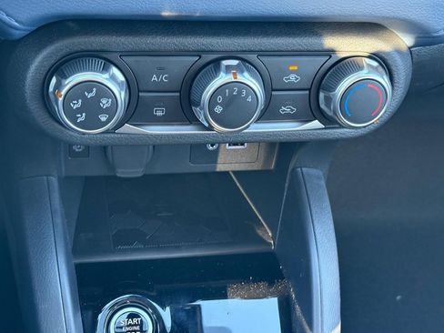 New 2025 Nissan Versa SV image 18