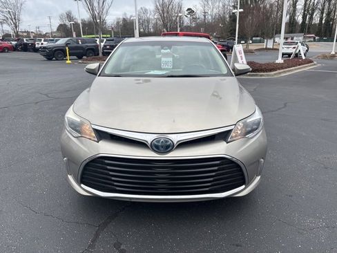 Used 2018 Toyota Avalon XLE Plus image 2