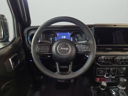 Certified 2025 Jeep Wrangler Unlimited Rubicon 4xe w/ Safety Group AWD/4WD image 17