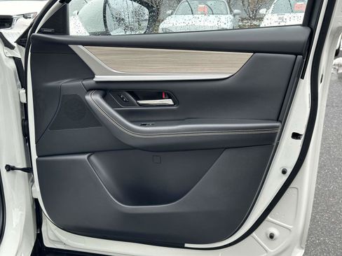 Certified 2024 MAZDA CX-90 Plug-In Hybrid w/ Premium Pkg image 11