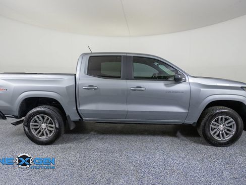 Used 2023 Chevrolet Colorado LT w/ LT Convenience Package AWD/4WD image 8