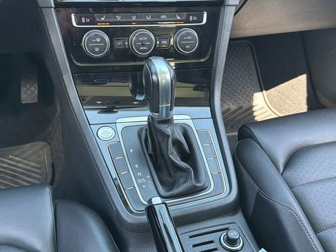 Used 2018 Volkswagen Golf SEL FWD image 22