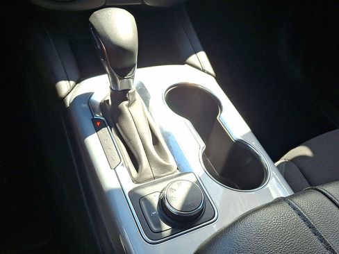 Used 2022 Chevrolet Blazer LT image 16