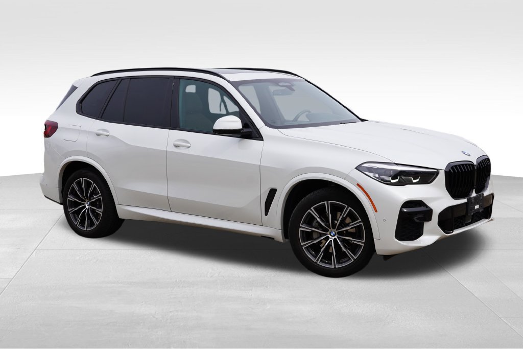 Used 2023 BMW X5 xDrive40i w/ M Sport Package AWD/4WD image 2