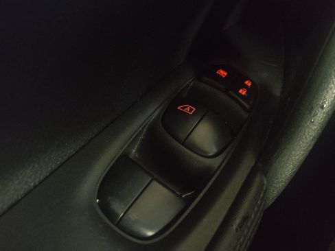 Used 2017 Nissan Rogue S w/ S Appearance Package FWD image 27
