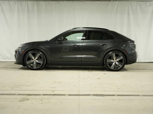 Used 2025 Porsche Macan Electric image 2