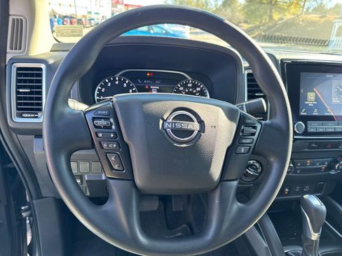 Used 2023 Nissan Frontier SV w/ Technology Package image 15