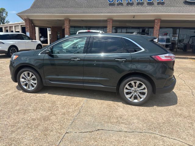 Certified 2024 Ford Edge Titanium AWD/4WD image 3