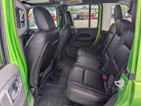 Used 2025 Jeep Wrangler Unlimited Rubicon w/ Convenience Group AWD/4WD image 12