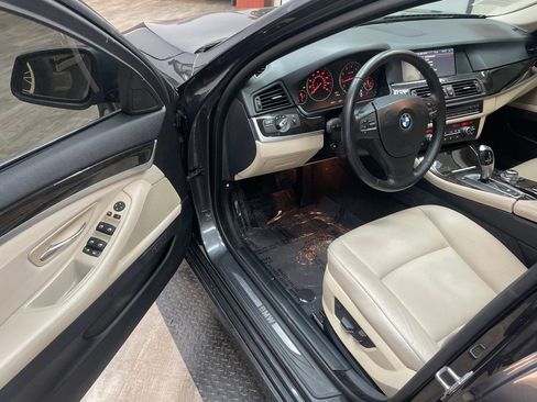 Used 2011 BMW 528i Sedan image 3