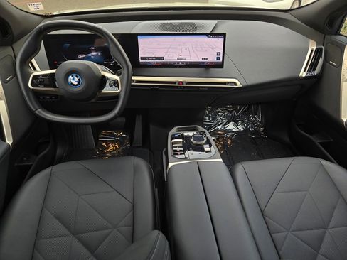 Used 2024 BMW iX xDrive50 w/ Sport Package AWD/4WD image 18