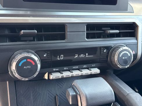 Used 2024 Toyota Tacoma TRD Sport AWD/4WD image 29