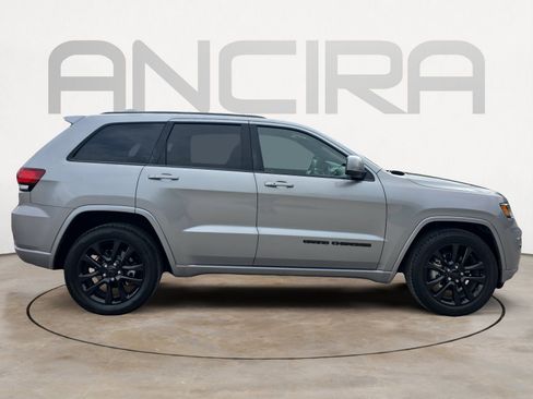 Used 2018 Jeep Grand Cherokee Altitude image 11