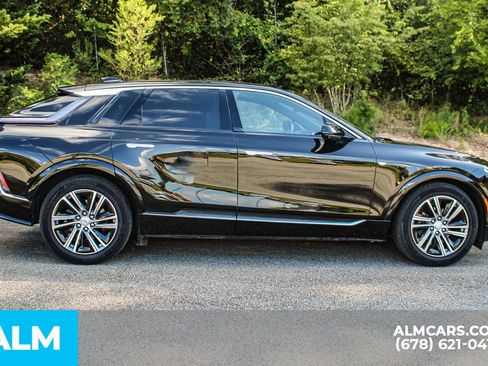 Used 2023 Cadillac Lyriq 2WD image 6