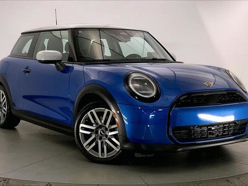 Certified 2025 MINI Cooper 2-Door Hardtop image 33