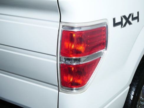 Used 2014 Ford F150 XLT image 17