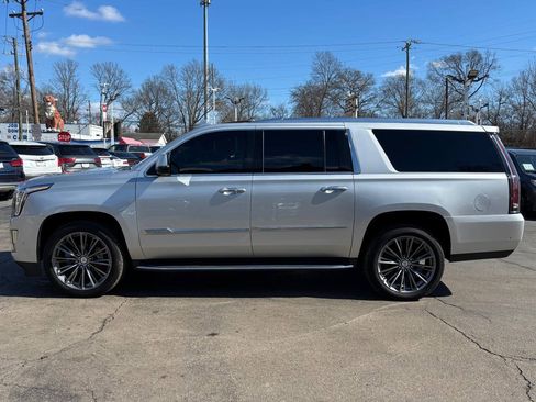 Used 2019 Cadillac Escalade ESV Luxury w/ LPO, Radiant Package AWD/4WD image 5