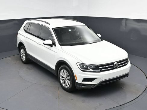 Used 2018 Volkswagen Tiguan SE FWD image 1