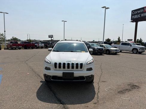 Used 2018 Jeep Cherokee Limited w/ Trailer Tow Group AWD/4WD image 9