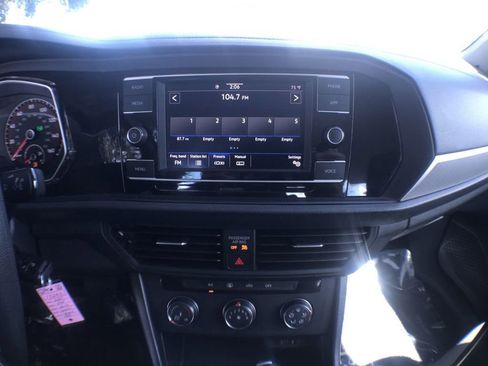 Used 2021 Volkswagen Jetta S image 17