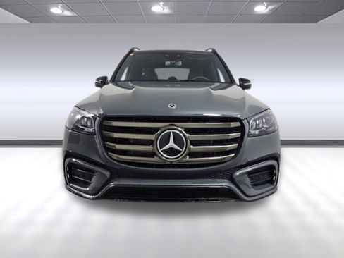 New 2025 Mercedes-Benz GLS 580 4MATIC image 4