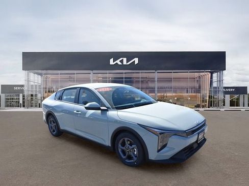 New 2026 Kia K4 FWD image 11