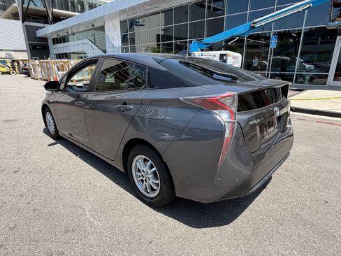 Used 2017 Toyota Prius Four w/ Advanced Technology Package FWD image 3