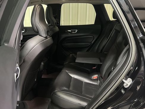 Used 2023 Volvo XC60 B5 Plus AWD/4WD image 12