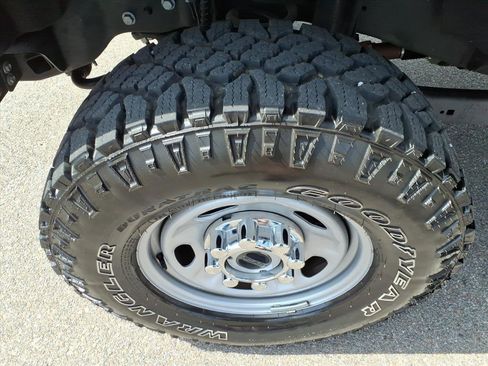 Certified 2024 Ford F250 XL w/ XL Off-Road Package AWD/4WD image 4