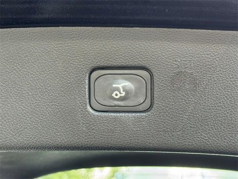 Used 2024 Ford Edge ST-Line w/ Cargo Accessory Package image 10