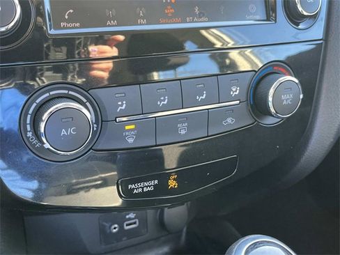 Used 2020 Nissan Rogue Sport S image 33