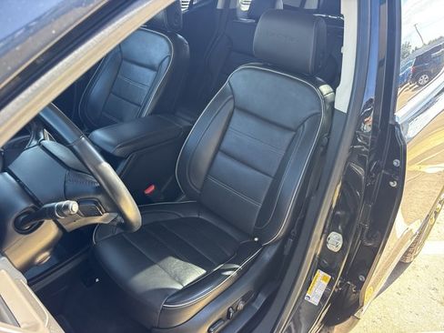 Used 2023 GMC Acadia Denali FWD image 21