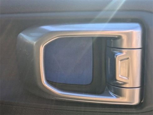 Used 2019 Jeep Wrangler Unlimited Sport S image 32