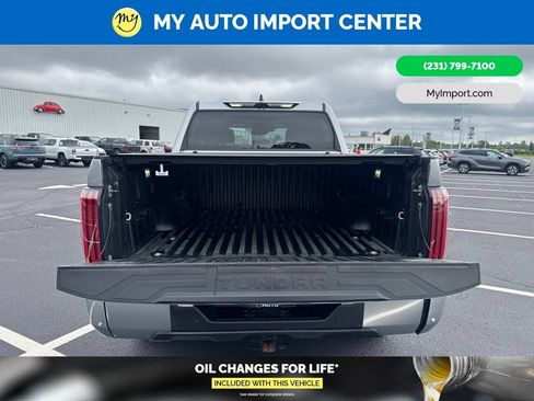 Used 2024 Toyota Tundra Limited AWD/4WD image 28