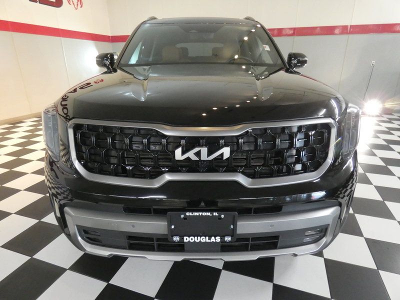 Used 2023 Kia Telluride AWD image 2