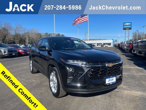 Used 2024 Chevrolet Trax LS w/ LS Convenience Package image 1