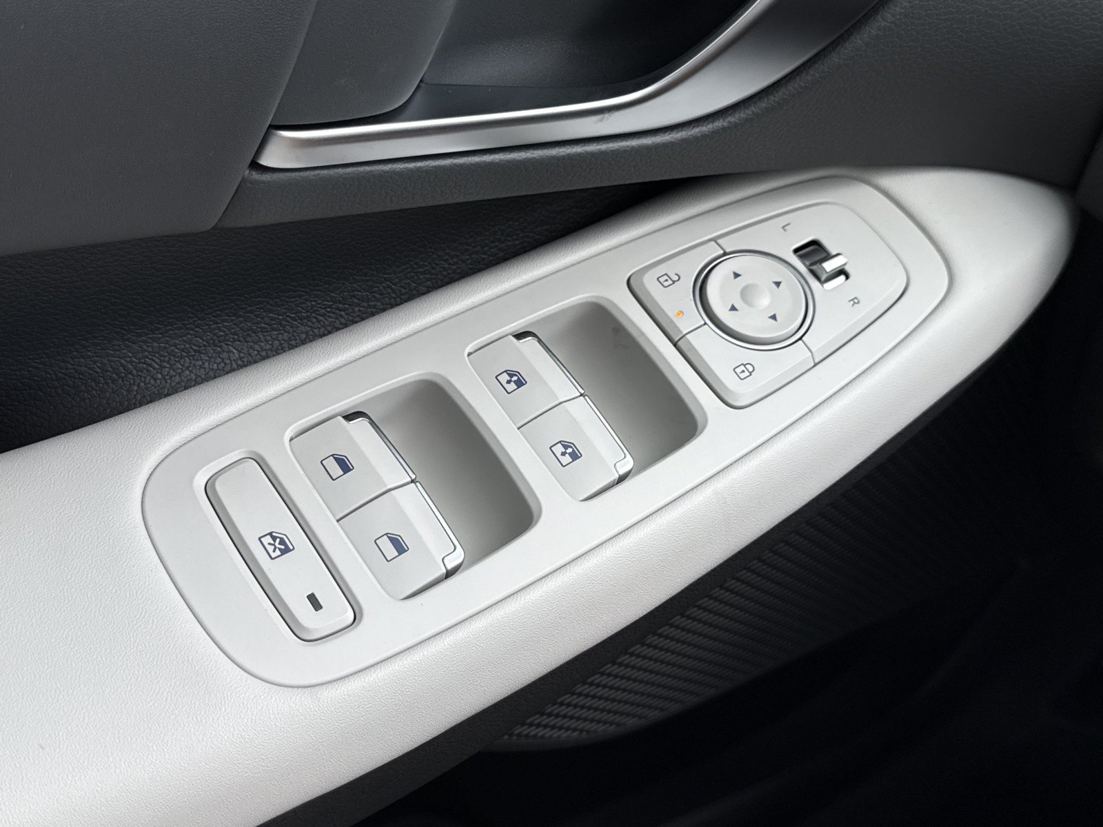 New 2026 Hyundai Sonata SEL FWD image 15
