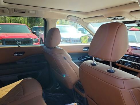 New 2026 Nissan Pathfinder Platinum w/ Cargo Package image 29