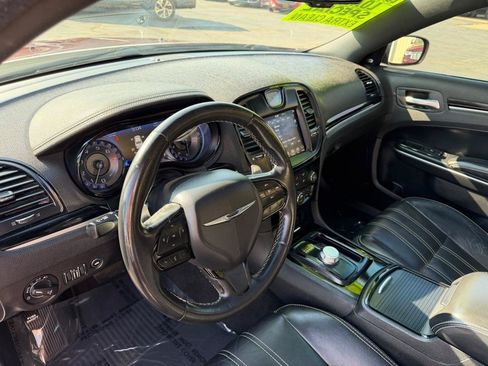 Used 2019 Chrysler 300 S w/ 300S Premium Group RWD image 29