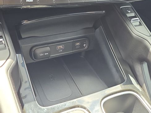 Certified 2025 Kia Telluride S image 28