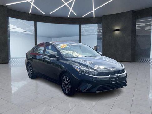 Certified 2023 Kia Forte LXS FWD image 1