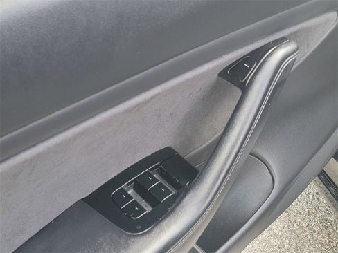 Used 2019 Tesla Model 3 Mid Range image 14