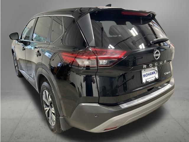 Used 2023 Nissan Rogue SV AWD/4WD image 3