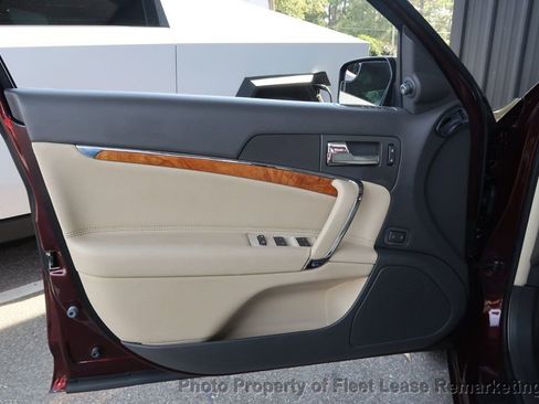 Used 2011 Lincoln MKZ Lincoln MKZ image 13