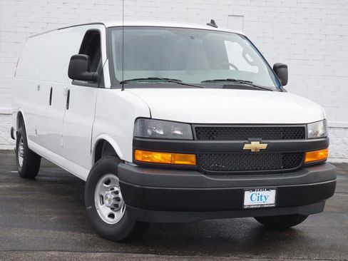 New 2025 Chevrolet Express 3500 Extended w/ Driver Convenience Package RWD image 4