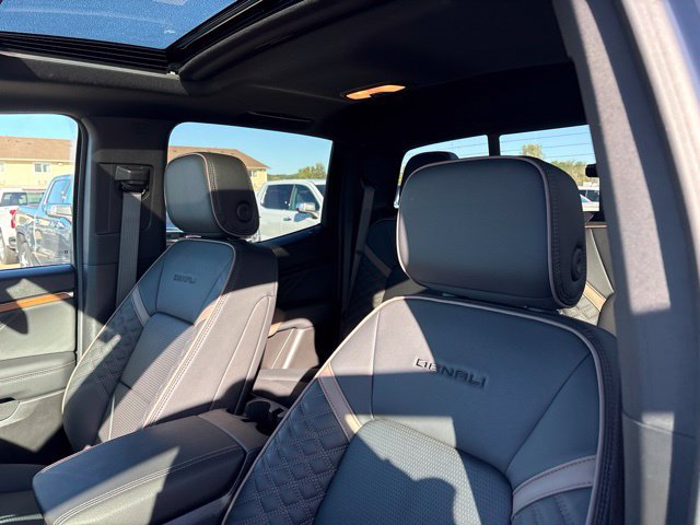 Used 2026 GMC Canyon Denali AWD/4WD image 16