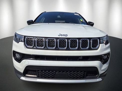 Used 2023 Jeep Compass Limited image 2
